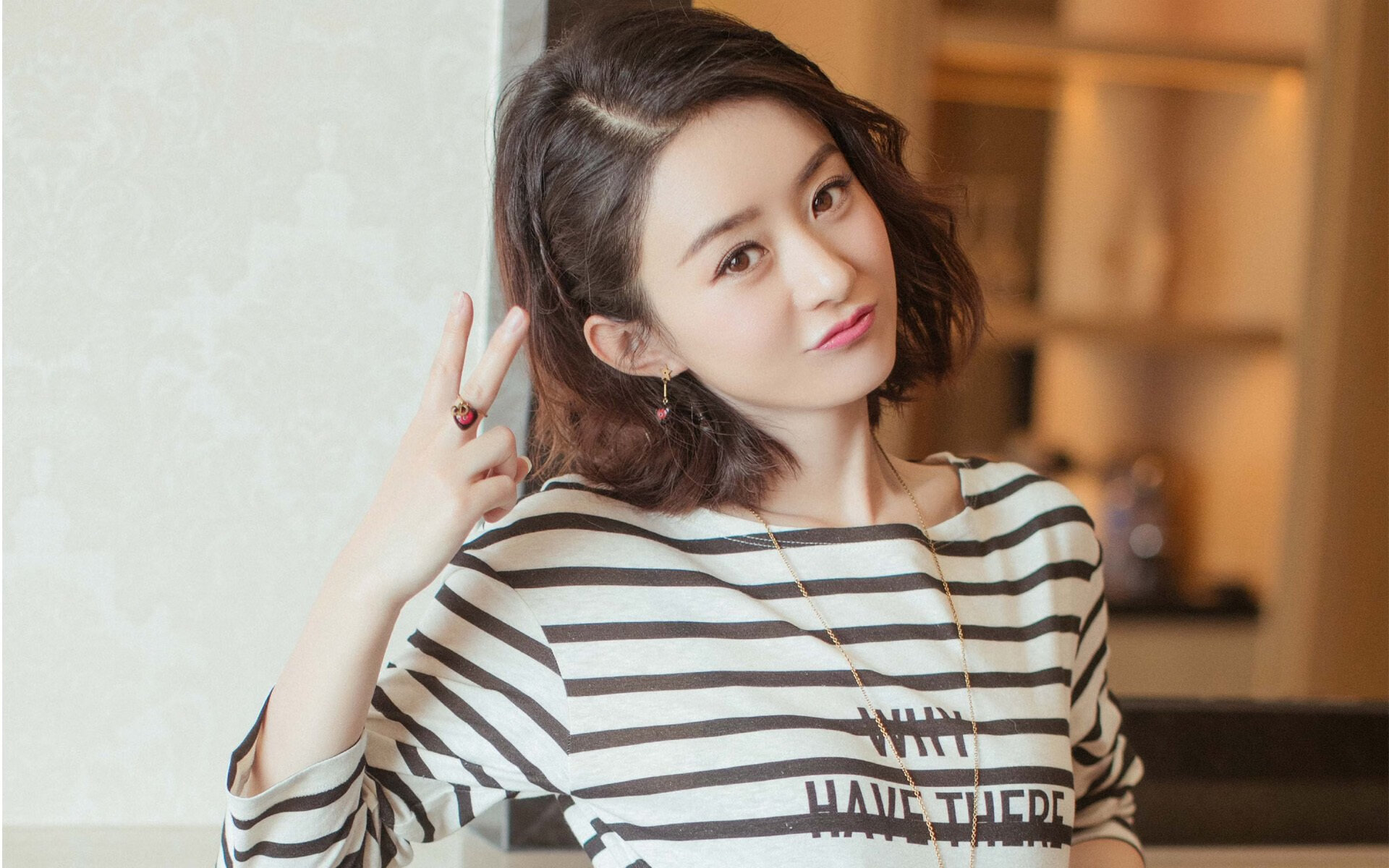 莱万里程碑闪耀,曼联压哨绝杀新西兰,足球之夜的激情与奇迹